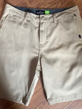 Quiksilver Men's Khaki amphibian Shorts